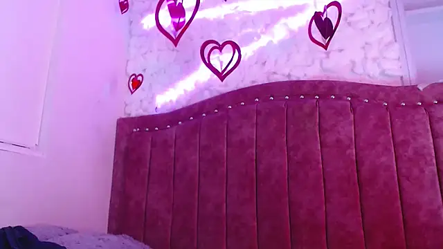 SarahStones online show from 02-15-25, 08:00