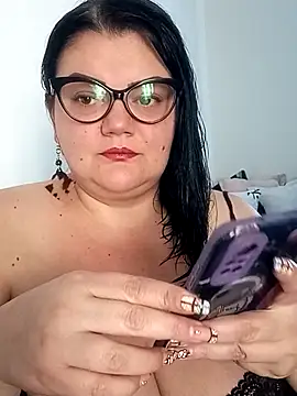 Madisonpalacio online show from 11-24-25, 05:01