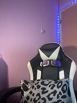 Snapshot of ursweet_babygirl chatting on 05-17-26, 04:47 ursweet babygirl online show from 05-17-26, 04:47