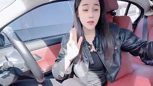 Snapshot of newwell chatting on 01-18-26, 02:48 newwell online show from 01-18-26, 02:48