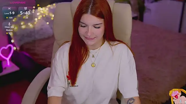 RedShinee online show from 10-17-25, 06:27