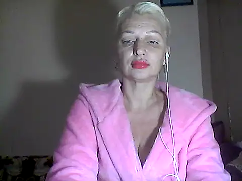 Snapshot of MaryJane441 chatting on 11-22-25, 01:10 MaryJane441 online show from 11-22-25, 01:10