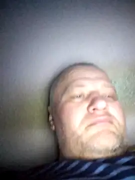 Snapshot of nudistu021 chatting on 11-29-25, 11:35 nudistu021 online show from 11-29-25, 11:35