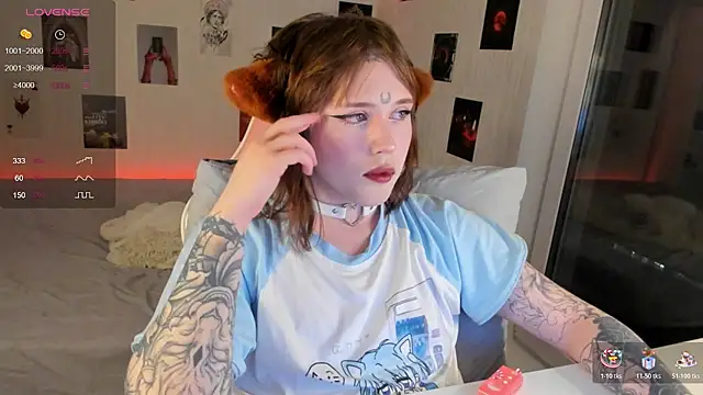 Snapshot of Spliti_moon chatting on 11-23-25, 01:44 Spliti moon online show from 11-23-25, 01:44