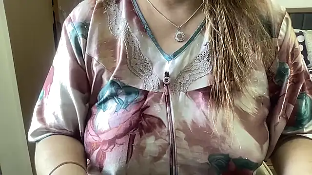 Snapshot of sassypooja chatting on 02-18-26, 05:58 sassypooja online show from 02-18-26, 05:58