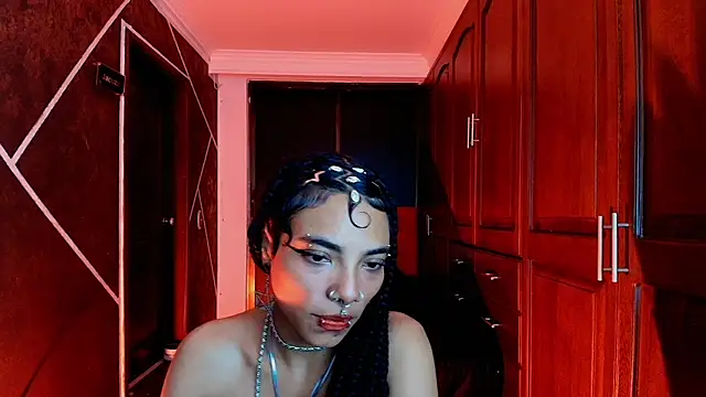 Snapshot of SexyNaf chatting on 03-08-25, 01:17 SexyNaf online show from 03-08-25, 01:17