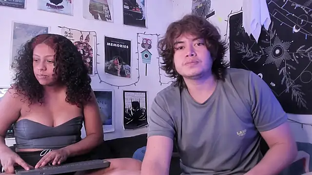 Snapshot of hothoneychile chatting on 09-19-25, 03:45 hothoneychile online show from 09-19-25, 03:45