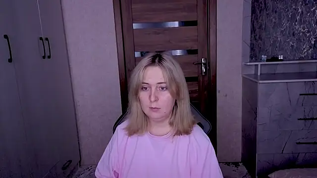 Snapshot of Kristy-Max chatting on 02-16-26, 11:50 Kristy-Max online show from 02-16-26, 11:50