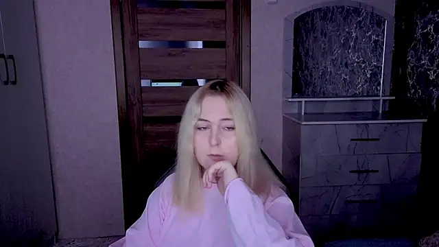 Kristy-Max online show from 04-21-26, 07:28