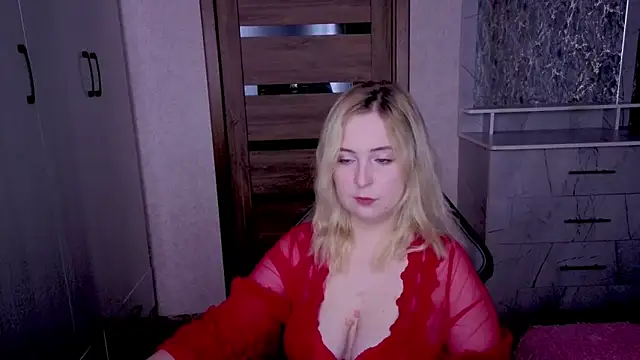 Snapshot of Kristy-Max chatting on 05-16-26, 10:30 Kristy-Max online show from 05-16-26, 10:30