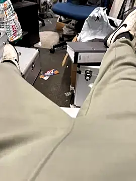 Snapshot of chubbydadb0d chatting on 11-17-25, 02:01 chubbydadb0d online show from 11-17-25, 02:01