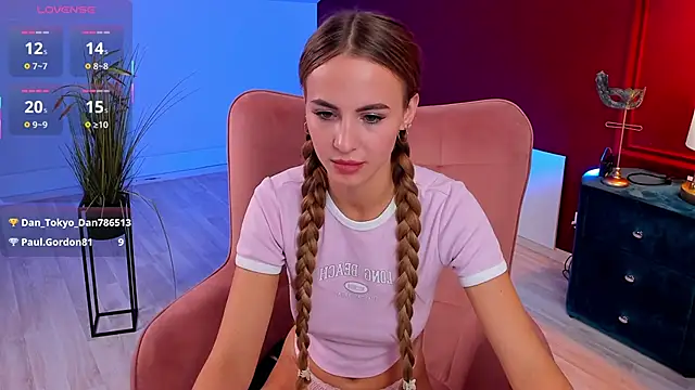 Snapshot of CherieDane chatting on 10-01-25, 12:27 CherieDane online show from 10-01-25, 12:27