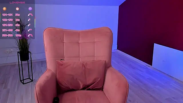 Snapshot of CherieDane chatting on 12-02-25, 12:21 CherieDane online show from 12-02-25, 12:21