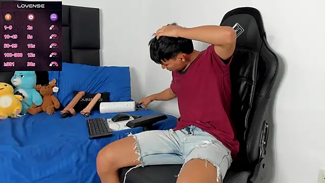 Snapshot of Tonny_twink_ chatting on 02-07-26, 12:14 Tonny twink online show from 02-07-26, 12:14