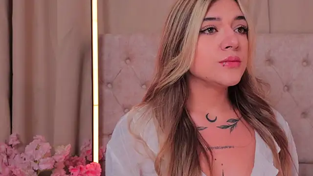 Snapshot of ashleyvalirya chatting on 01-22-25, 03:52 ashleyvalirya online show from 01-22-25, 03:52