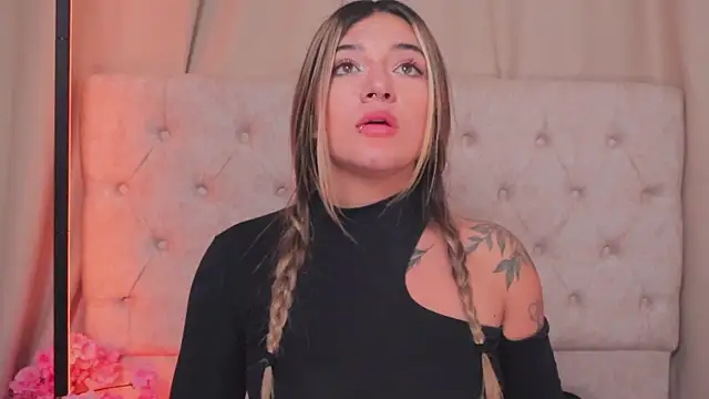 Snapshot of ashleyvalirya chatting on 02-28-25, 10:09 ashleyvalirya online show from 02-28-25, 10:09