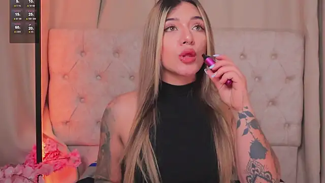 Snapshot of ashleyvalirya chatting on 03-04-25, 06:47 ashleyvalirya online show from 03-04-25, 06:47