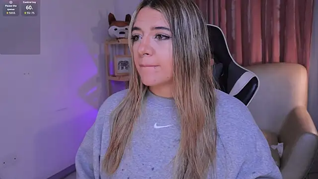 Snapshot of ashleyvalirya chatting on 09-12-25, 03:50 ashleyvalirya online show from 09-12-25, 03:50