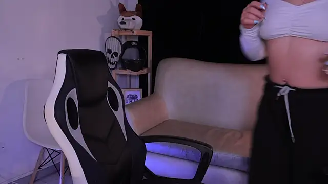 Snapshot of ashleyvalirya chatting on 10-29-25, 04:04 ashleyvalirya online show from 10-29-25, 04:04