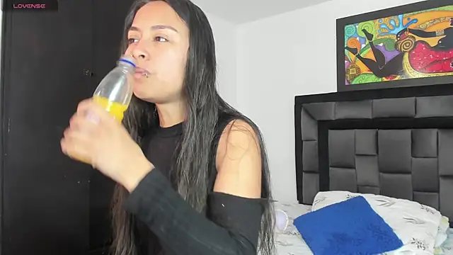 Snapshot of tatiana_valencia chatting on 02-23-25, 12:48 tatiana valencia online show from 02-23-25, 12:48