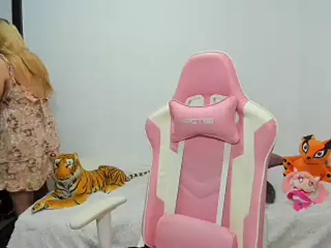 saori 9b online show from 01-15-25, 08:16