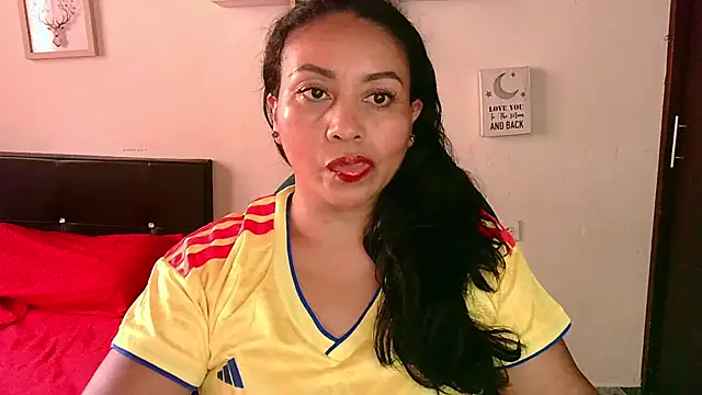 Snapshot of zaray_bella chatting on 06-23-26, 09:13 zaray bella online show from 06-23-26, 09:13