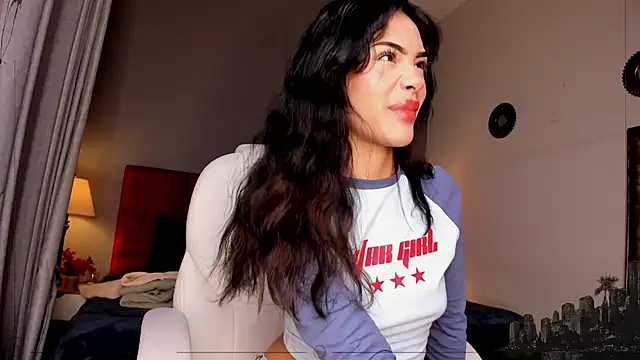 Snapshot of Giovanna_oliveira chatting on 05-15-26, 04:30 Giovanna oliveira online show from 05-15-26, 04:30