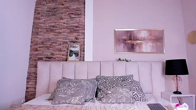 Snapshot of lyzzi_smith01 chatting on 10-24-25, 08:05 lyzzi smith01 online show from 10-24-25, 08:05