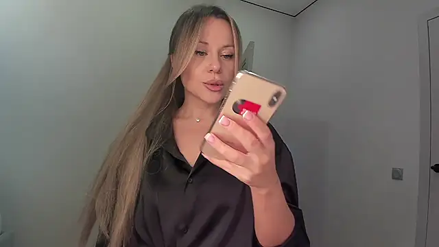  cometoseeme  online show from 09-13-25, 12:38