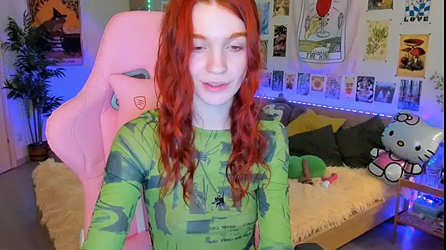 Snapshot of Sunny_Elly chatting on 02-14-25, 10:38 Sunny Elly online show from 02-14-25, 10:38