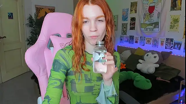 Snapshot of Sunny_Elly chatting on 03-17-25, 06:07 Sunny Elly online show from 03-17-25, 06:07