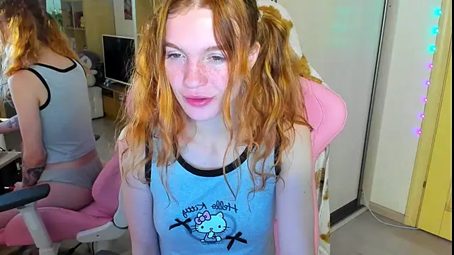 Snapshot of Sunny_Elly chatting on 10-07-25, 08:33 Sunny Elly online show from 10-07-25, 08:33