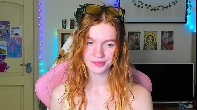 Snapshot of Sunny_Elly chatting on 10-10-25, 08:57 Sunny Elly online show from 10-10-25, 08:57