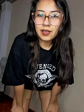 Snapshot of MishuColfer chatting on 12-23-25, 02:42 MishuColfer online show from 12-23-25, 02:42