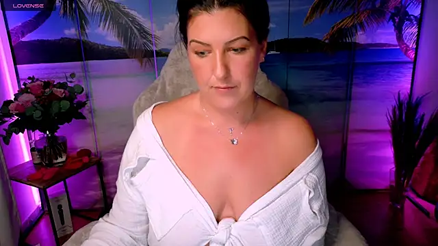 Snapshot of NatiLove35 chatting on 11-10-25, 07:02 NatiLove35 online show from 11-10-25, 07:02