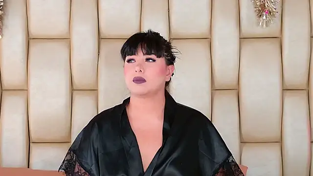 Alexa Miss online show from 12-15-25, 08:02