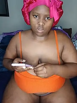 Snapshot of queenxdede chatting on 05-15-26, 04:03 queenxdede online show from 05-15-26, 04:03