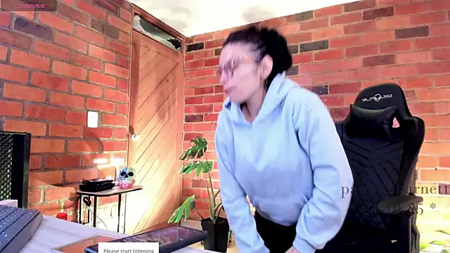 paulinabarnett- online show from 10-24-25, 02:57