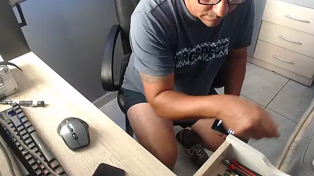 Snapshot of pepepaty chatting on 10-26-25, 03:18 pepepaty online show from 10-26-25, 03:18