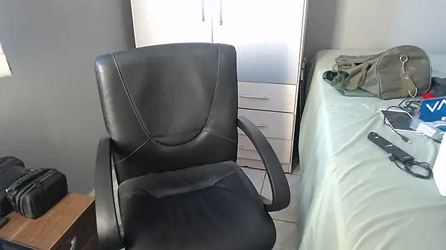 Snapshot of pepepaty chatting on 11-15-25, 04:58 pepepaty online show from 11-15-25, 04:58