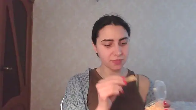 Snapshot of Kashtanka_ chatting on 05-15-26, 06:42 Kashtanka online show from 05-15-26, 06:42