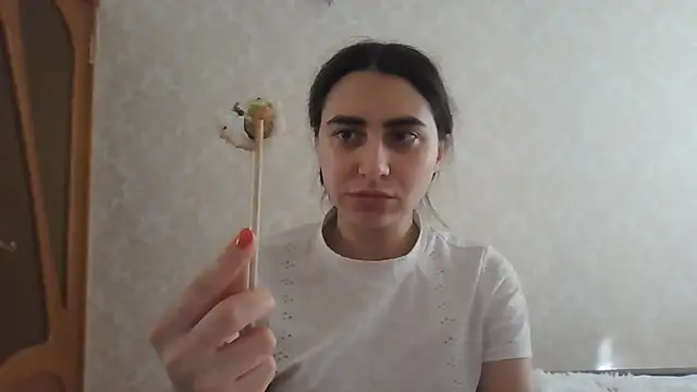 Snapshot of Kashtanka_ chatting on 05-26-26, 05:03 Kashtanka online show from 05-26-26, 05:03