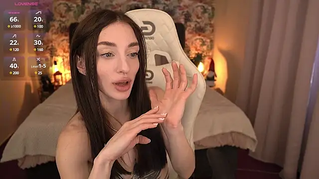 Snapshot of Alice_Arwen chatting on 01-05-25, 10:53 Alice Arwen online show from 01-05-25, 10:53