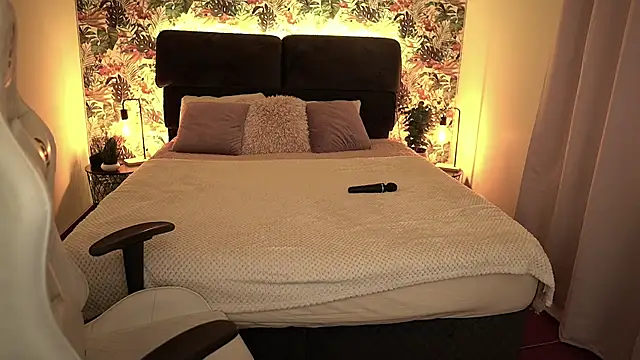 Snapshot of Alice_Arwen chatting on 03-01-25, 10:55 Alice Arwen online show from 03-01-25, 10:55