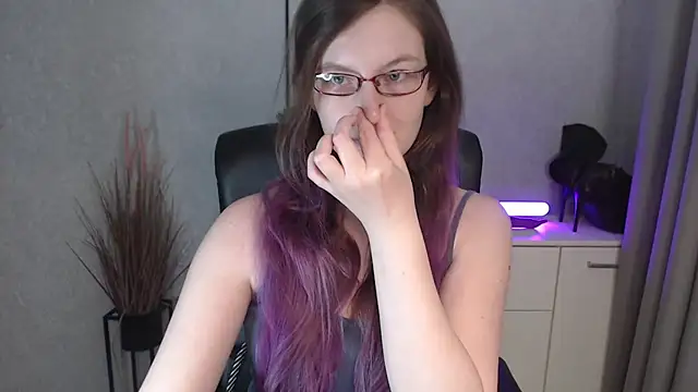 emmaxDelight online show from 11-25-25, 06:35