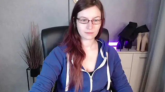 emmaxDelight online show from 02-12-26, 06:30