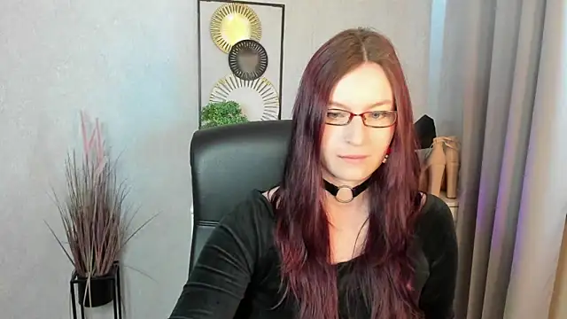 Snapshot of emmaxDelight chatting on 05-29-26, 05:27 emmaxDelight online show from 05-29-26, 05:27