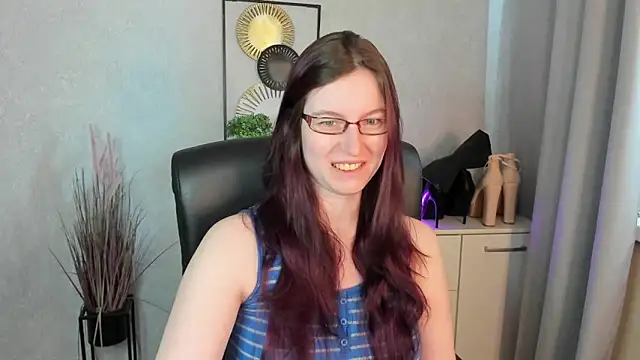 Snapshot of emmaxDelight chatting on 06-01-26, 05:20 emmaxDelight online show from 06-01-26, 05:20