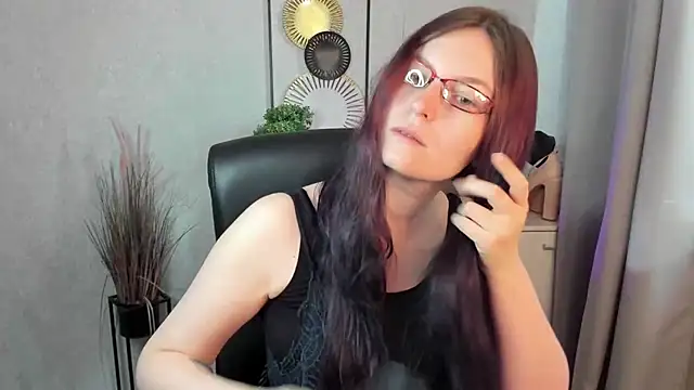 Snapshot of emmaxDelight chatting on 07-13-26, 07:00 emmaxDelight online show from 07-13-26, 07:00