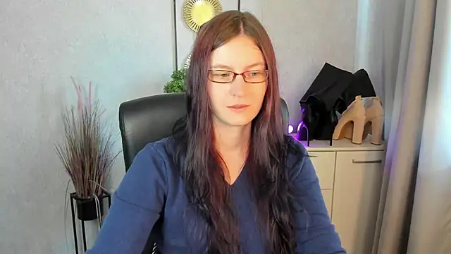 Snapshot of emmaxDelight chatting on 07-14-26, 05:23 emmaxDelight online show from 07-14-26, 05:23